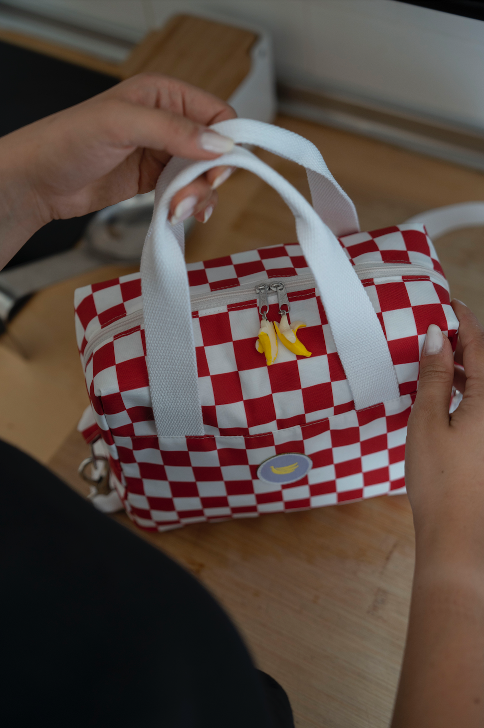 Lunch bag Mia in Cherry